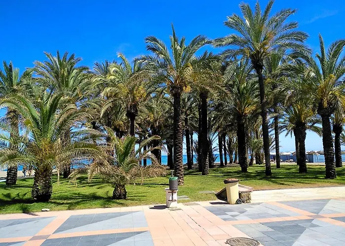 Bonito En Playa De La Carihuela Torremolinos